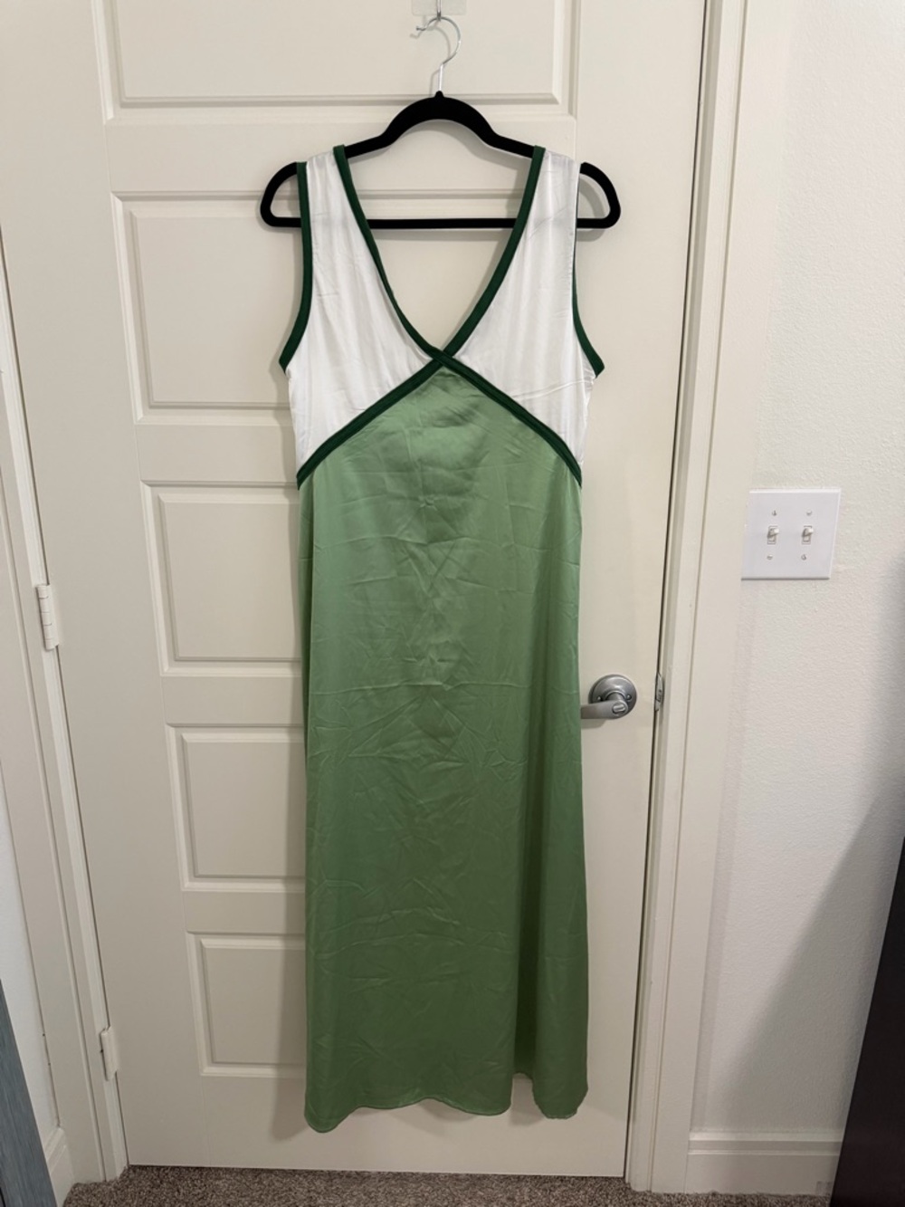 Green and White Sleeveless Maxi Dress - Picture 2 of 6